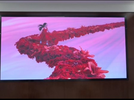 糧道街武漢中學(xué)室內(nèi)全彩P2.0安裝完畢   尺寸:4.16??2.08   像素點:2080??1040