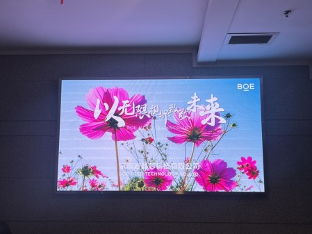 常青花園室內(nèi)全彩 BOE P2.5鋁底殼安裝完畢！  尺寸：2.88X1.6   像素點(diǎn)：1152X640