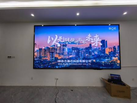 **高教科技p2指導(dǎo)安裝完成 尺寸：3.84×1.92； 像素點(diǎn)：1920×960