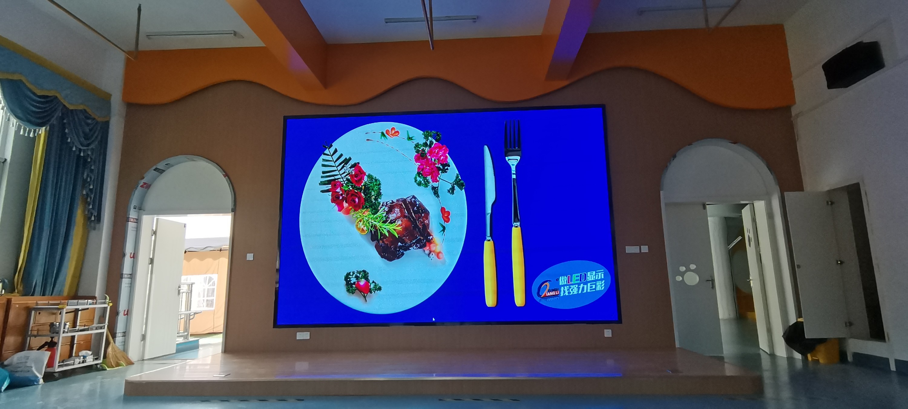 室內(nèi)全彩P2.5